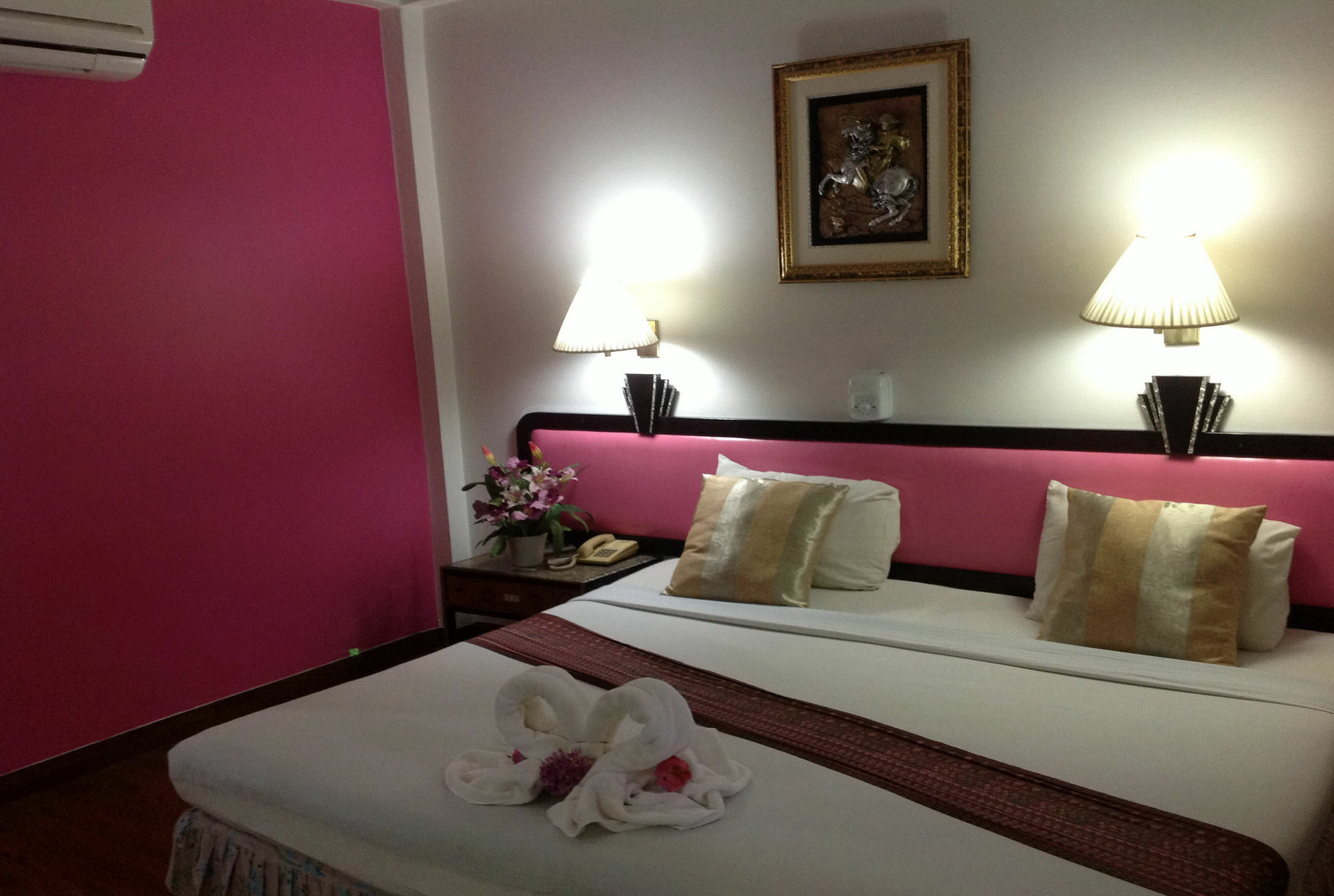Thaihotel Nakorn Si Thammarat Накхон Си Тамарат Екстериор снимка